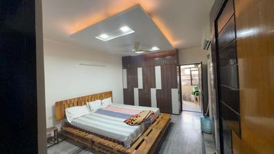 Bedroom Image of 2700 Sq.ft 4 BHK Builder Floor for sale in Model Town New Delhi for Rs. 32500000