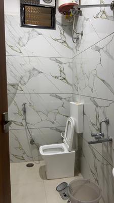 Bathroom Image of 700 Sq.ft 1 BHK Apartment / Flat for rent in Mahalakshmi Nagar Indore for Rs. 18010