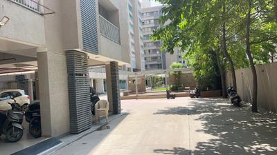 Kitchen Image of 1045 Sq.ft 3 BHK Apartment / Flat for rent in Yash Evana, Chandkheda Ahmedabad for Rs. 21000
