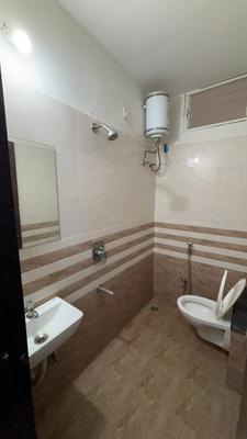 Bathroom Image of 650 Sq.ft 1 BHK Apartment / Flat for rent in Scheme No 114 Indore for Rs. 18000