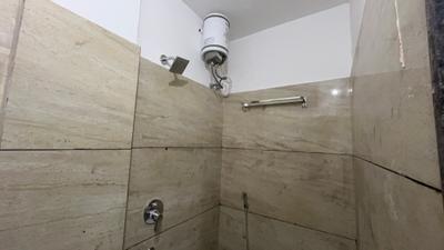 Bathroom Image of 1500 Sq.ft 1 RK Independent House for rent in L I G Colony Indore for Rs. 14000