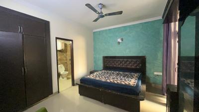 Bedroom Image of 1180 Sq.ft 2.5 BHK Apartment / Flat for sale in Amrapali Silicon City, Sector 76 Noida for Rs. 11000000