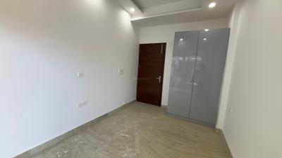 Bedroom Image of 1050 Sq.ft 4 BHK Apartment / Flat for sale in Sector 5 Rohini New Delhi for Rs. 10000000