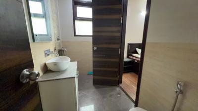 Image of 2200 Sq.ft 4 BHK Builder Floor for rent in Vikaspuri, New Delhi for Rs. 100000