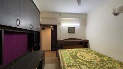 Bedroom Image of 1180 Sq.ft 2.5 BHK Apartment / Flat for rent in Amrapali Silicon City, Sector 76 Noida for Rs. 35000