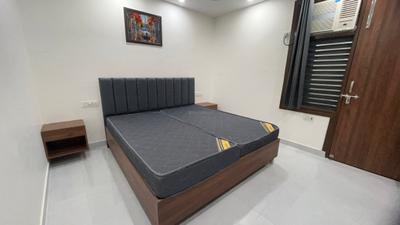Bedroom Image of 950 Sq.ft 1 BHK Builder Floor for rent in CGHS Urban Green, Sector 39 Gurgaon for Rs. 32000