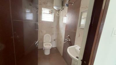 Bathroom Image of 600 Sq.ft 1 BHK Builder Floor for rent in HSR Layout Bengaluru for Rs. 26000