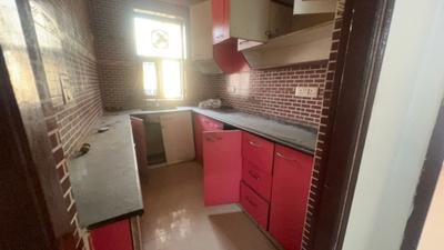 Kitchen Image of 1400 Sq.ft 3.5 BHK Builder Floor for rent in Sector 47 Noida for Rs. 26000