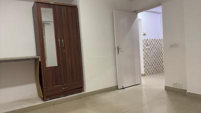 Bedroom Image of 820 Sq.ft 2 BHK Apartment / Flat for rent in Gaur City 2 16th Avenue, Noida Extension Greater Noida for Rs. 18000