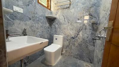 Bathroom Image of 800 Sq.ft 1 BHK Builder Floor for rent in Kalyan Nagar Bengaluru for Rs. 18000