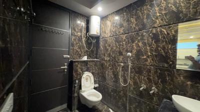 Bathroom Image of 970 Sq.ft 1 BHK Builder Floor for rent in DLF Phase 3 Gurgaon for Rs. 34500