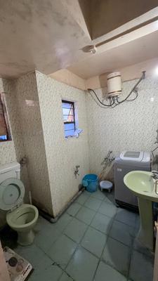 Bathroom Image of 450 Sq.ft 1 BHK Apartment / Flat for rent in Shivaji Nagar Pune for Rs. 25000