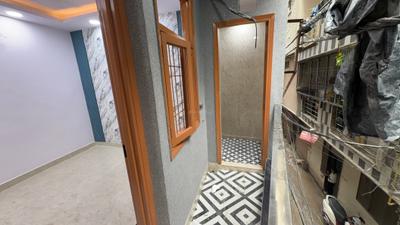 Balcony Image of 650 Sq.ft 2 BHK Builder Floor for sale in Govindpuri New Delhi for Rs. 4000000