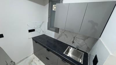 Kitchen Image of 620 Sq.ft 1 RK Builder Floor for rent in DLF Phase 3 Gurgaon for Rs. 19000