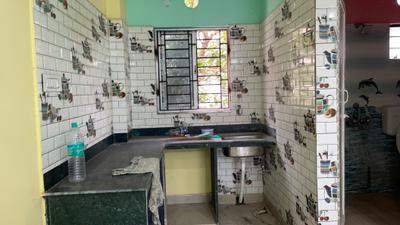 Kitchen Image of 950 Sq.ft 2 BHK Apartment / Flat for sale in Keshtopur Kolkata for Rs. 3300000