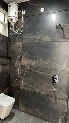 Bathroom Image of 700 Sq.ft 1 BHK Apartment / Flat for rent in Mahalakshmi Nagar Indore for Rs. 17000