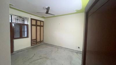 Bedroom Image of 1500 Sq.ft 3 BHK Builder Floor for rent in Sector 50 Noida for Rs. 40000
