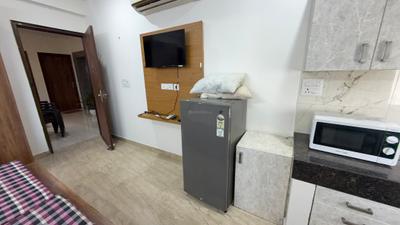 Kitchen Image of 855 Sq.ft 1 RK Builder Floor for rent in Suncity Township, Sector 54 Gurgaon for Rs. 24000