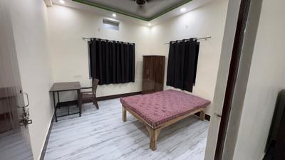 Bedroom Image of 1000 Sq.ft 2 BHK Apartment / Flat for rent in Dafi Varanasi for Rs. 15000