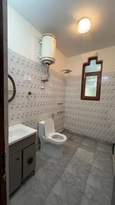 Image of 1000 Sq.ft 3 BHK Builder Floor for rent in Gautam Nagar, New Delhi for Rs. 62000