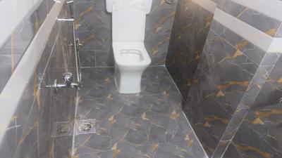 Bathroom Image of 275 Sq.ft 1 RK Apartment / Flat for rent in Powai Mumbai for Rs. 16000