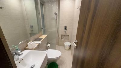 Bathroom Image of 500 Sq.ft 1 BHK Apartment / Flat for rent in Hiranandani Regent Hill A B C D And E Wing, Powai Mumbai for Rs. 61000