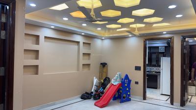 Living Room Image of 1230 Sq.ft 3 BHK Apartment / Flat for sale in Sector 5 Rohini New Delhi for Rs. 13000000