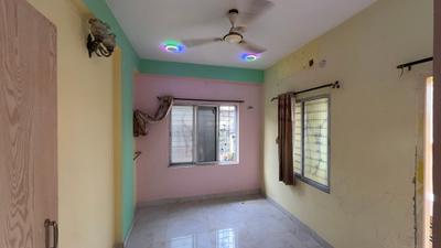 Bedroom Image of 850 Sq.ft 2 BHK Apartment / Flat for rent in Nagerbazar Kolkata for Rs. 14500