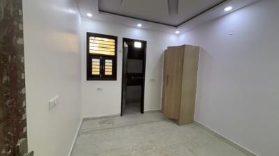 Bedroom Image of 1200 Sq.ft 4 BHK Apartment / Flat for sale in Sector 4 Rohini New Delhi for Rs. 6000000