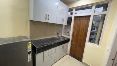 Kitchen Image of 270 Sq.ft 1 RK Apartment / Flat for rent in Emaar Emerald Floors Premier, Sector 65 Gurgaon for Rs. 14500