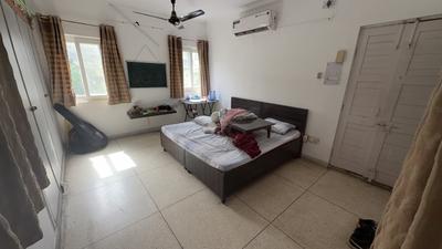 Bedroom Image of 1600 Sq.ft 3 BHK Duplex for sale in Sheikh Sarai New Delhi for Rs. 18000000