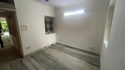 Bedroom Image of 1400 Sq.ft 2 BHK Builder Floor for rent in Surajmal Vihar New Delhi for Rs. 45000