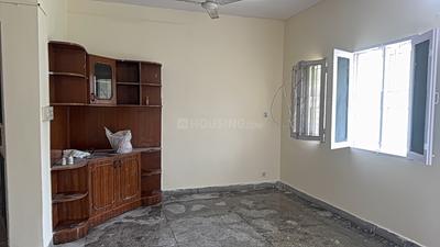 Living Room Image of 1250 Sq.ft 2 BHK Apartment / Flat for rent in Dwarkadheesh Apartment, Sector 12 Dwarka New Delhi for Rs. 27000