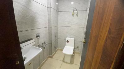 Image of 900 Sq.ft 2 BHK Builder Floor for rent in Razapur Khurd, New Delhi for Rs. 22000