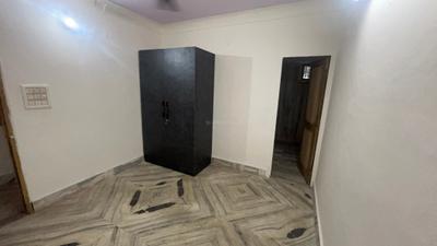 Bedroom Image of 1400 Sq.ft 2 BHK Builder Floor for rent in Surajmal Vihar New Delhi for Rs. 45000