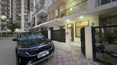Image of 1700 Sq.ft 3.5 BHK Villa for rent in Amrapali Dream Valley, Noida Extension, Greater Noida for Rs. 30000
