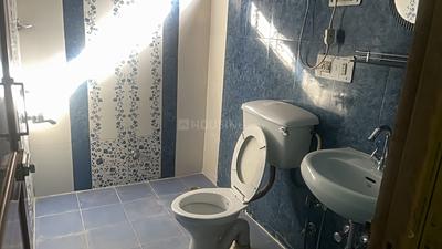 Image of 1500 Sq.ft 3 BHK Apartment / Flat for rent in CGHS Chitrakoot Apartments, Sector 22 Dwarka, New Delhi for Rs. 45000