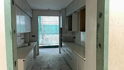 Kitchen Image of 2250 Sq.ft 4 BHK Builder Floor for sale in Mukherjee Nagar New Delhi for Rs. 55000000