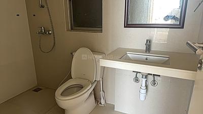 Image of 1265 Sq.ft 3 BHK Apartment / Flat for sale in Hiranandani Lake Verandahs, Akshayanagar, Bengaluru for Rs. 21000000
