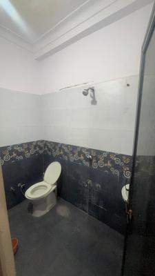 Bathroom Image of 400 Sq.ft 1 BHK Studio for rent in Vijay Nagar Indore for Rs. 13500