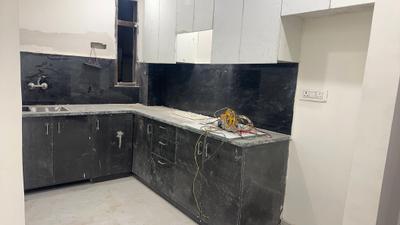 Kitchen Image of 900 Sq.ft 3 BHK Apartment / Flat for sale in Khanpur New Delhi for Rs. 6600000