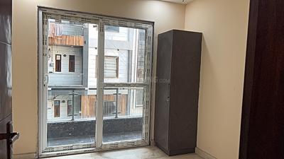 Bedroom Image of 1050 Sq.ft 3 BHK Builder Floor for rent in Sector 7 Rohini New Delhi for Rs. 37000