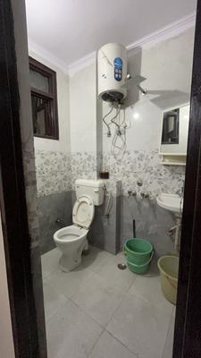 Bathroom Image of 450 Sq.ft 1 BHK Independent House for rent in Gautam Nagar New Delhi for Rs. 23000