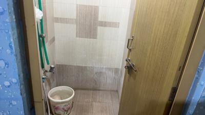 Bathroom Image of 580 Sq.ft 1 BHK Apartment / Flat for sale in Nava Naroda Ahmedabad for Rs. 2750000