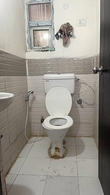 Bathroom Image of 500 Sq.ft 1 BHK Apartment / Flat for sale in Signature Global Grand IVA, Sector 103 Gurgaon for Rs. 4000000
