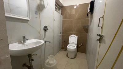 Bathroom Image of 600 Sq.ft 1 BHK Apartment / Flat for rent in Whitefield Bengaluru for Rs. 24000