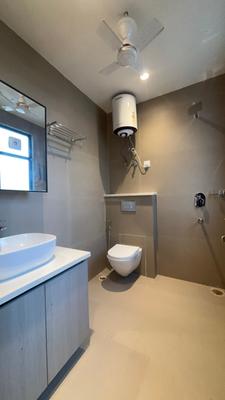 Bathroom Image of 500 Sq.ft 1 RK Builder Floor for rent in DLF Phase 1 Gurgaon for Rs. 25000