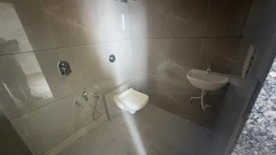 Bathroom Image of 1750 Sq.ft 3 BHK Apartment / Flat for rent in Radhe Greens, New Maninagar Ahmedabad for Rs. 20000