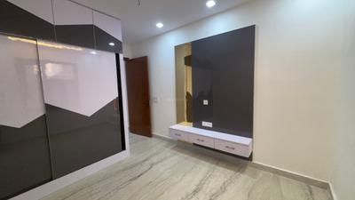 Bedroom Image of 1450 Sq.ft 4 BHK Apartment / Flat for sale in Sector 4 Rohini New Delhi for Rs. 12500000