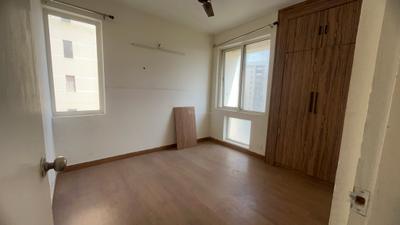 Bedroom Image of 1250 Sq.ft 3 BHK Apartment / Flat for rent in Jaypee Kosmos, Sector 134 Noida for Rs. 28000